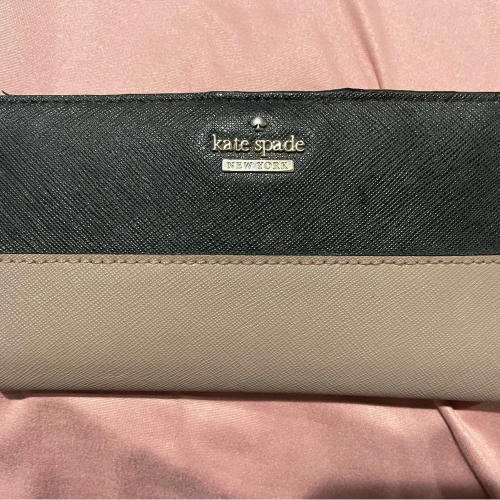 Kate spade wallet - Picture 1 of 3